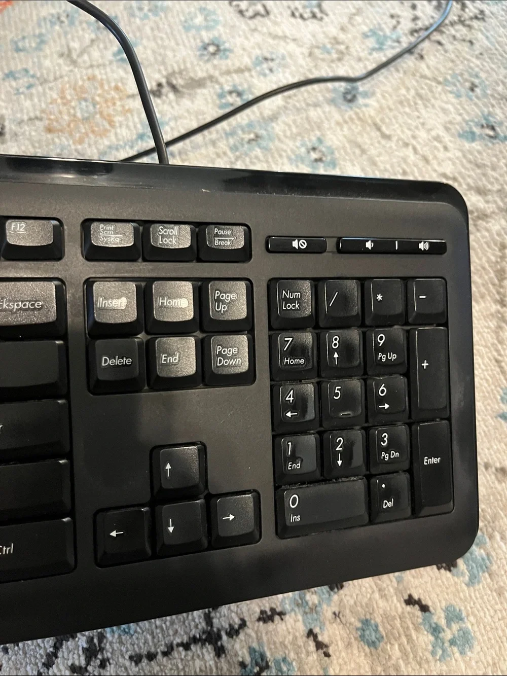 HP black keyboard model KU-1060